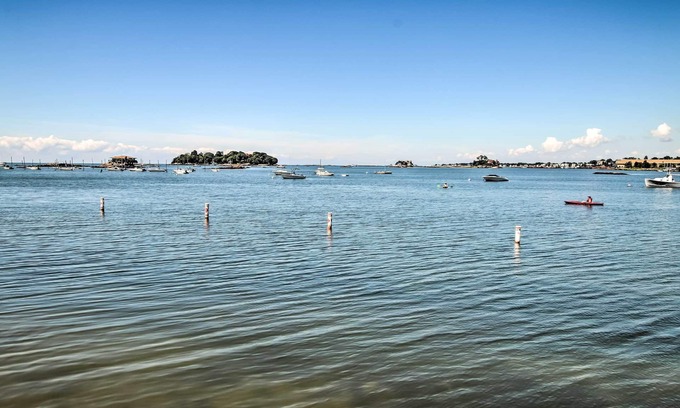 Stony Creek Apartment | Pet-friendly Branford Apt - 10 Min Walk to Beach!
