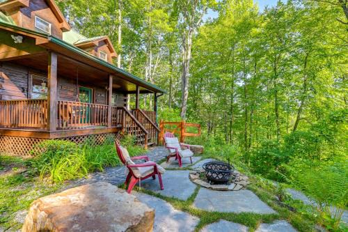 Bryson City House | Pet-Friendly Bryson City Cabin with Fire Pit and Deck!