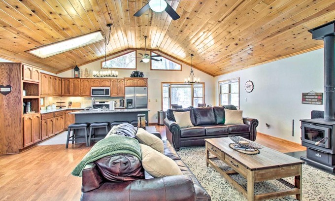 Pinetop House | Pet-Friendly Cabin in Pinetop-Lakeside!