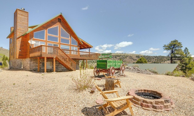 Mammoth Creek Cabin | Pet-Friendly Cabin < 1 Mi to Panguitch Lake!