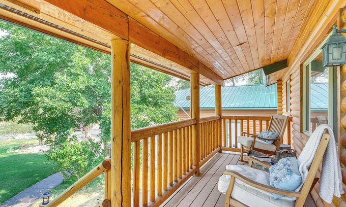 South Weber Cabin | Pet-Friendly Cabin w/Mtn View in South Weber!