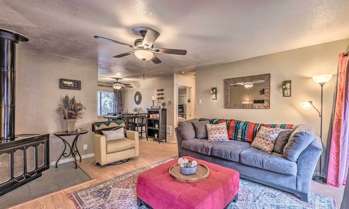 Ruidoso Condo | Pet-Friendly Condo - 2 Mi to Ruidoso Downs!
