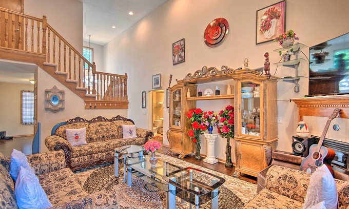 Des Moines House | Pet-Friendly Des Moines Home w/Fenced Yard!