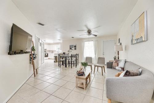 Edinburg House | Pet-Friendly Edinburg Townhome - Near Stadiums!