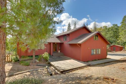 North Fork House | Pet-Friendly Escape with Game Room and Fire Pit!