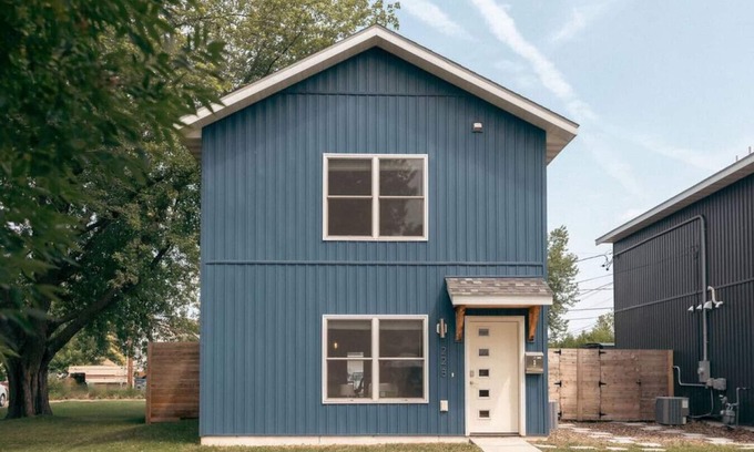 Duluth House | Pet Friendly, Fully Fenced Yard ☀️🌊🌾👙🐾
