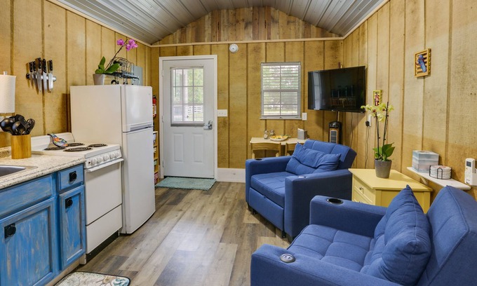 Perry Apartment | Pet-Friendly Gulf Coast Rental Near Keaton Beach!