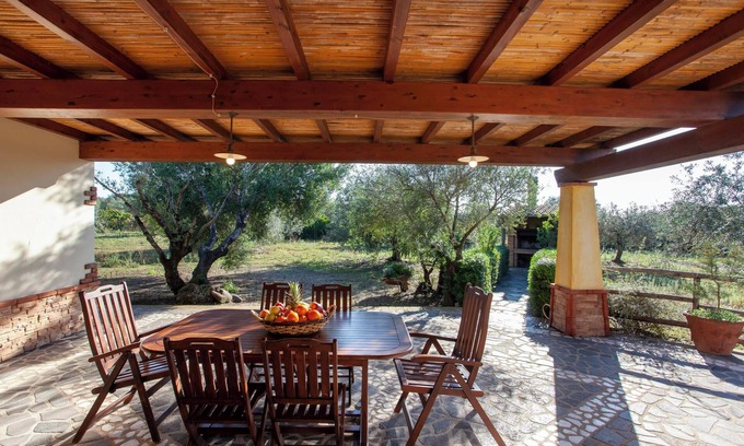 Orosei Apartment | Pet-friendly Holiday Apartment "Tipica Casa di Campagna - Orosei" with Terrace & Shared Garden