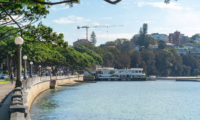 Bellevue Hill Apartment | Pet-Friendly Home Just Minutes from Bondi Beach