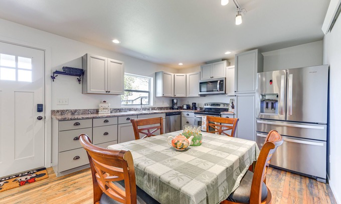 Shelton House | Pet-Friendly Home: 29 Mi to Olympic National Park!
