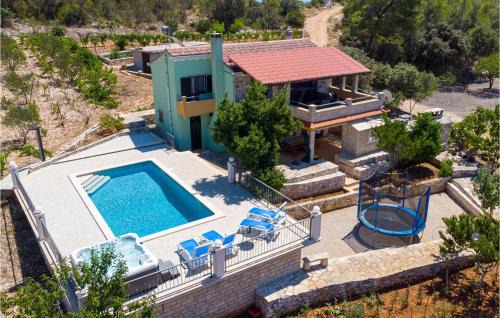 Cara House | Pet Friendly Home In Cara