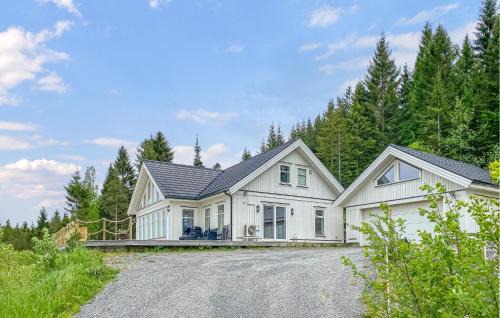 Eidsvag House | Pet Friendly Home In Eidsvåg I Romsdal