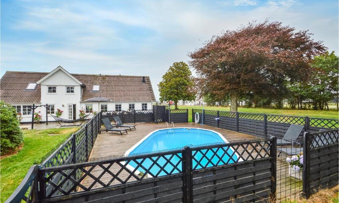 Tønder Municipality House | Pet Friendly Home In Skærbæk
