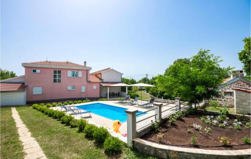 Lovrec House | Pet Friendly Home In Studenci