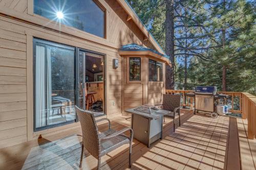 Truckee House | Pet-Friendly Home in Truckee with Balconies and Grill!