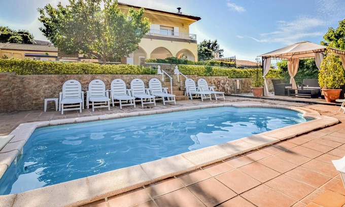 Mont Barbat House | Pet friendly home in Vidreres