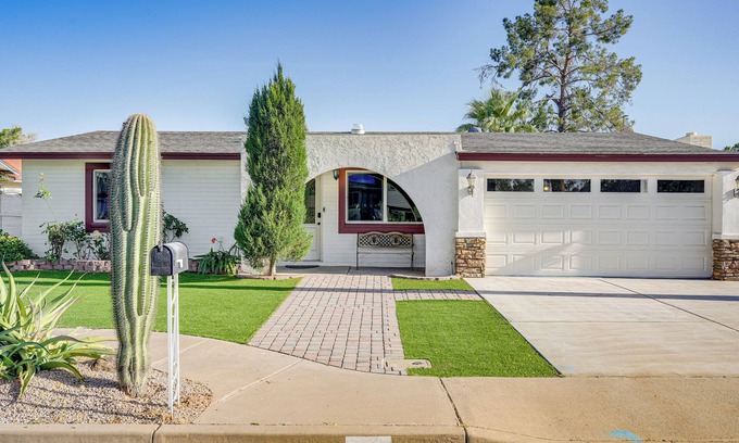 Dobson Ranch House | Pet-Friendly Home w/Pool Access & Yard in Mesa