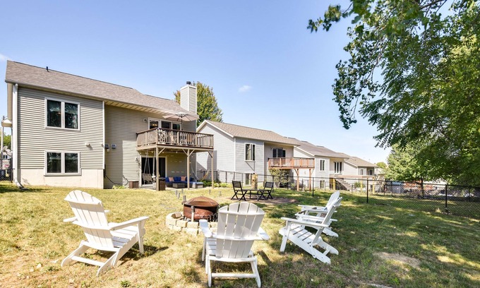 Weber House | Pet-Friendly Iowa City Home with Backyard & Deck!