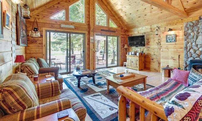 Meredith House | Pet-Friendly Island Retreat - Boat Access Only!