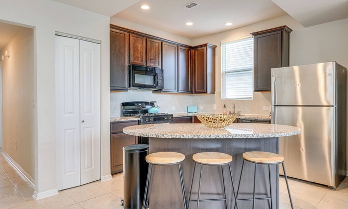 Kyle House | Pet-Friendly Kyle Home w/Yard ~ 23 Mi to Austin!