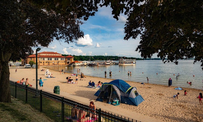 Lake Geneva House | Pet Friendly Lake Geneva Getaway for 6!