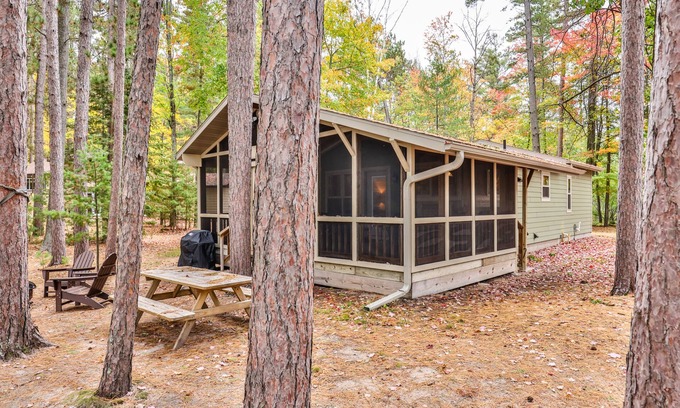 Eagle River Cottage | Pet Friendly Lakefront Cottage on Crystal Clear Private Meta Lake!