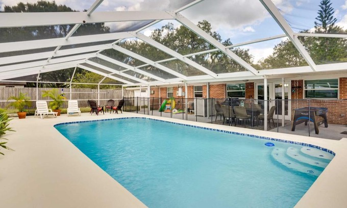 Lake Somerset House | Pet-Friendly Lakeland Escape with Private Pool!