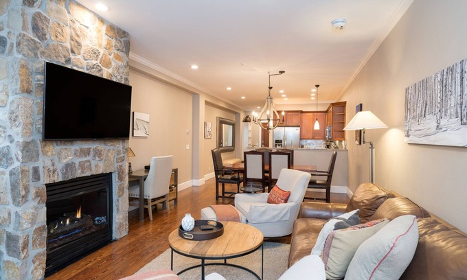 Telluride Condo | Pet-Friendly Luxury Residence With Riverside Balcony, High-End Amenities