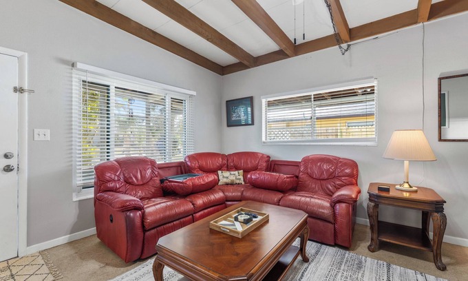 Whitfield House | Pet Friendly. Minutes to Beaches. Charming 2-bedroom house in adorable Sarasota.