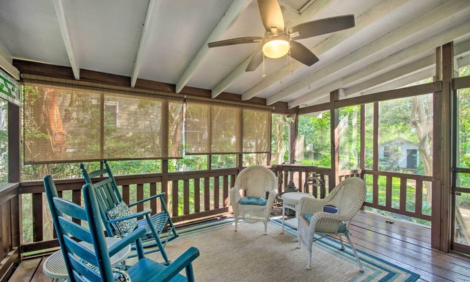 Natchez Cottage | Pet-Friendly Natchez Home: Walk to Downtown!