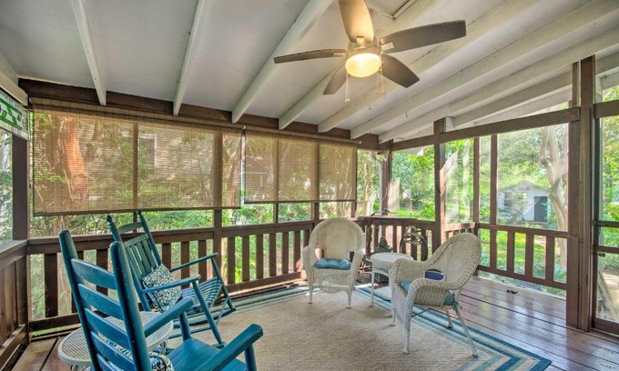 Natchez House | Pet-Friendly Natchez Home Walk to Downtown!