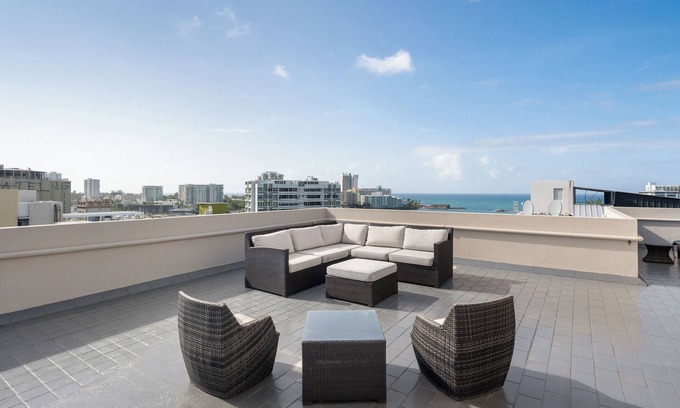 Miramar Apartment | Pet Friendly | Near The Beach | Free Parking | Air Conditioner