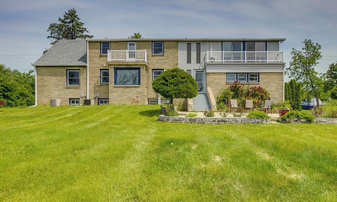 Brookfield Apartment | Pet-Friendly New Berlin Retreat w/Patio & Yard!