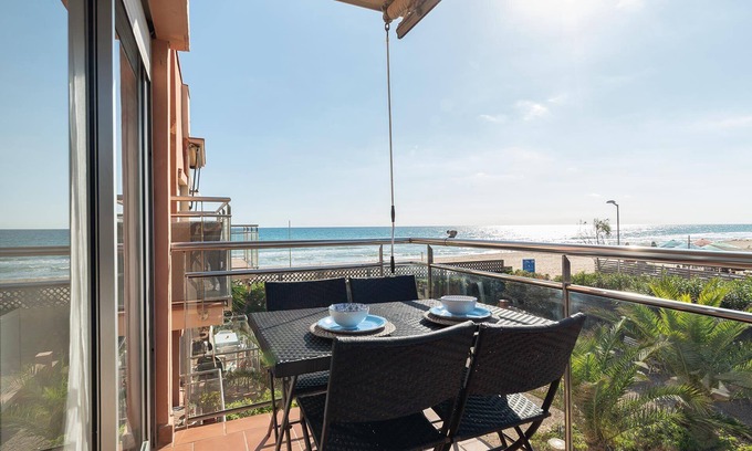 Gava Apartment | Pet-Friendly Ocean View Apartment Renovated with Sea View, Pool, Wi-Fi, A/C, Terrace & Garden