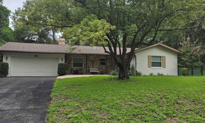 Dunnellon House | Pet friendly remodeled home in Rio Vista offering private Rainbow River access