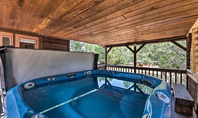 Heber Cabin | Pet Friendly Retreat in Rim Country! With a Spa!