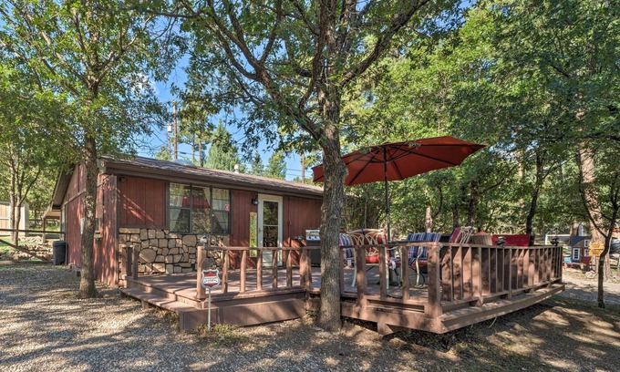 Ruidoso Cabin | Pet-Friendly Ruidoso Cabin w/Hot Tub & Fire Pit