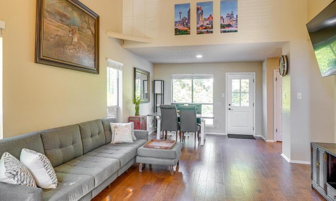 Great Northwest House | Pet-Friendly San Antonio Retreat with Private Yard!