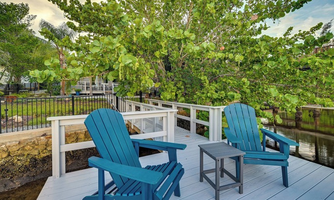 Tarpon Springs House | Pet-Friendly Waterfront Home - 2 Mi to Beach!
