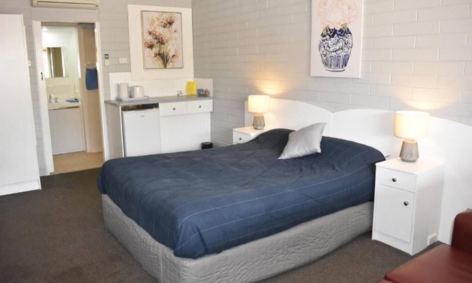 Peterborough Hotel | Peterborough Motel