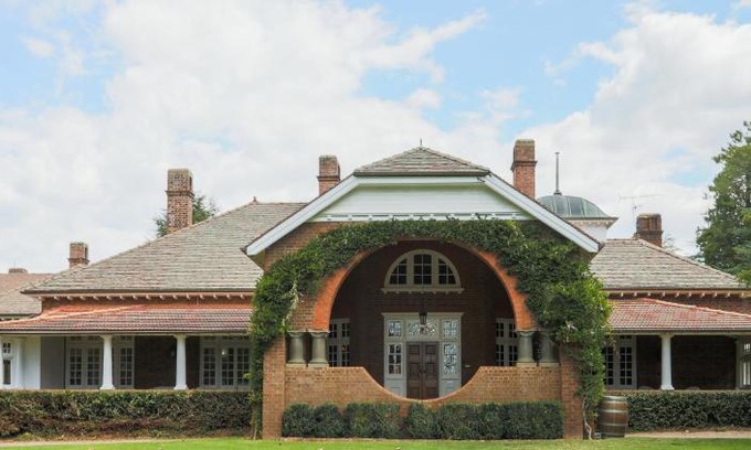 Armidale House | Petersons Armidale Winery and Guesthouse