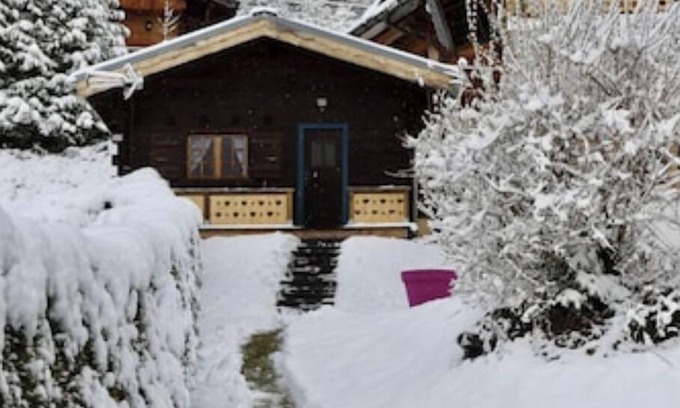 Saint-Gervais-les-Bains Ski Chalet | Petit chalet bois esprit montagne 2à 3 personnes