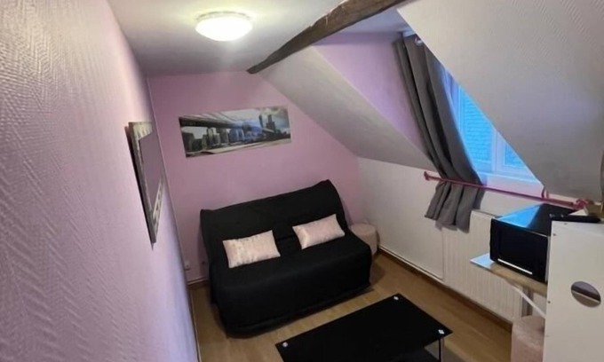 Bourges Apartment | Petit F2 Fonctionnel Plein Centre et Proche Gare