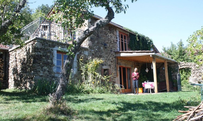 Laval-sur-Doulon Cottage | Petit Soleil Cottage