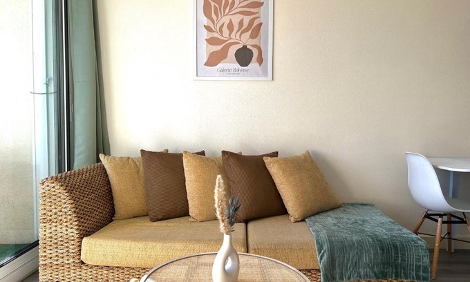 La Riche Apartment | Petit Tourangeau - Jardin Botanique - Balcon
