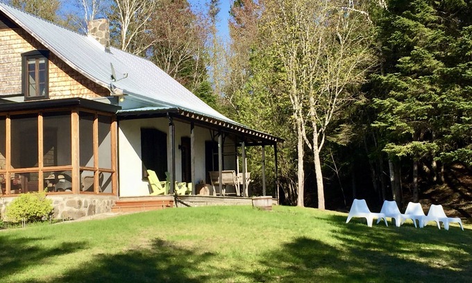 Val Morin Ski Chalet | Petit Train du Nord - KM 39 - Cedar Creek House