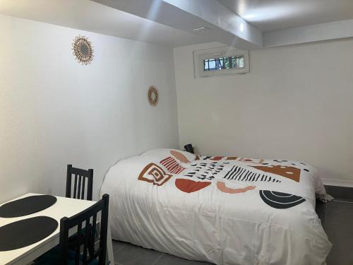Belle-Beille House | Petite Chambre avec SdB partagée