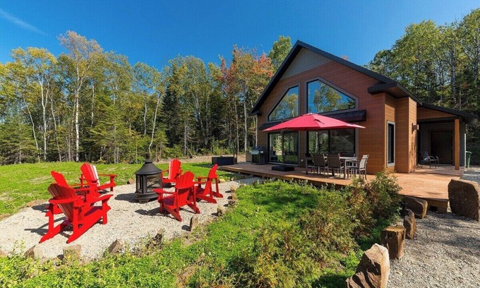 Baie-St-Paul Ski Chalet | Petite Charlevoix 1 - Tranquil Retreat with Spa