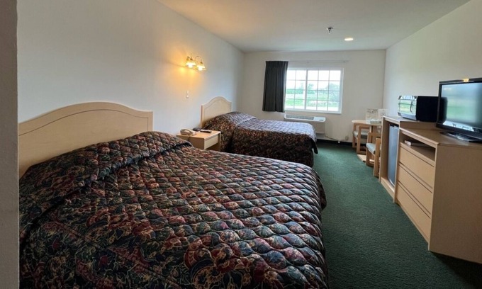 Renault Apartment | Petite Double Queen Suite with Free Breakfast!