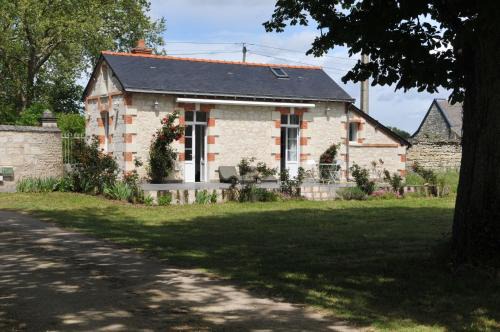 Brain-sur-Allonnes House | PETITE MAISON des ROSES - GITE 2 Personnes